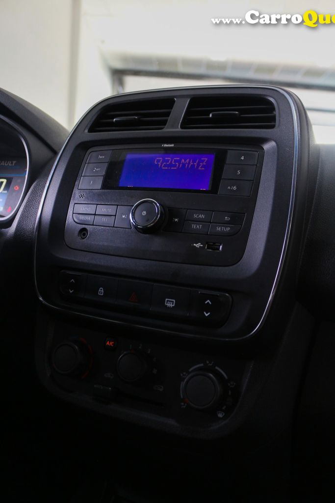 RENAULT   KWID ZEN 1.0 FLEX 12V 5P MEC.   PRETO 2023 1.0 FLEX - Loja