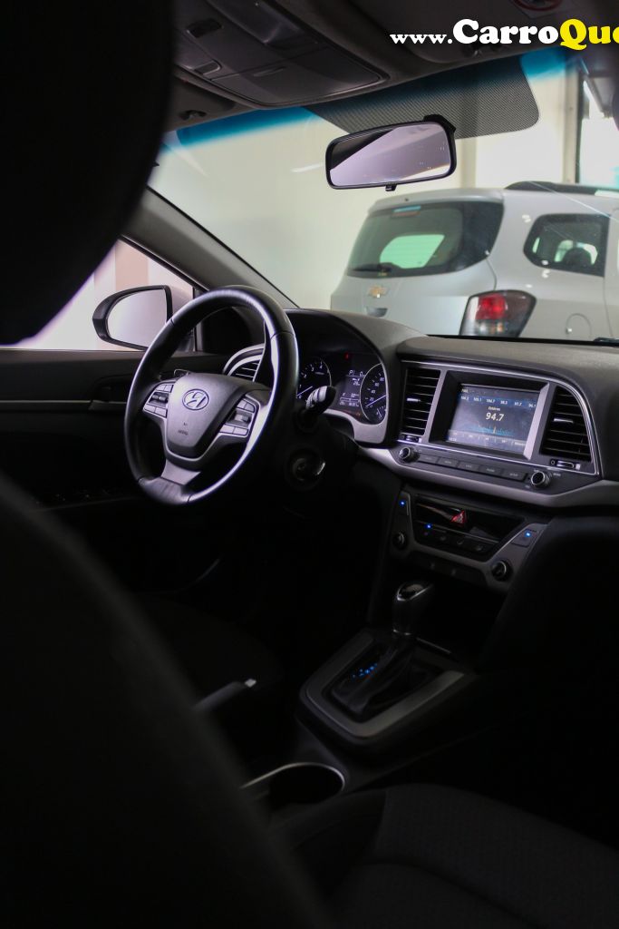 HYUNDAI   ELANTRA 2.0 16V FLEX AUT.   PRATA 2018 2.0 FLEX - Loja