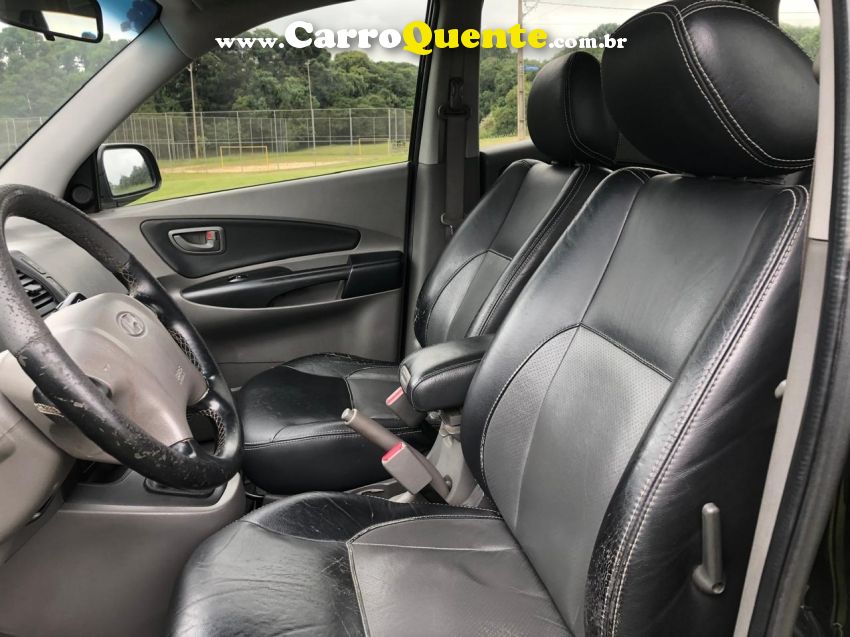 Hyundai TUCSON 2.0 MPFI GL 16V 142CV 2WD GASOLINA 4P MANUAL - Loja