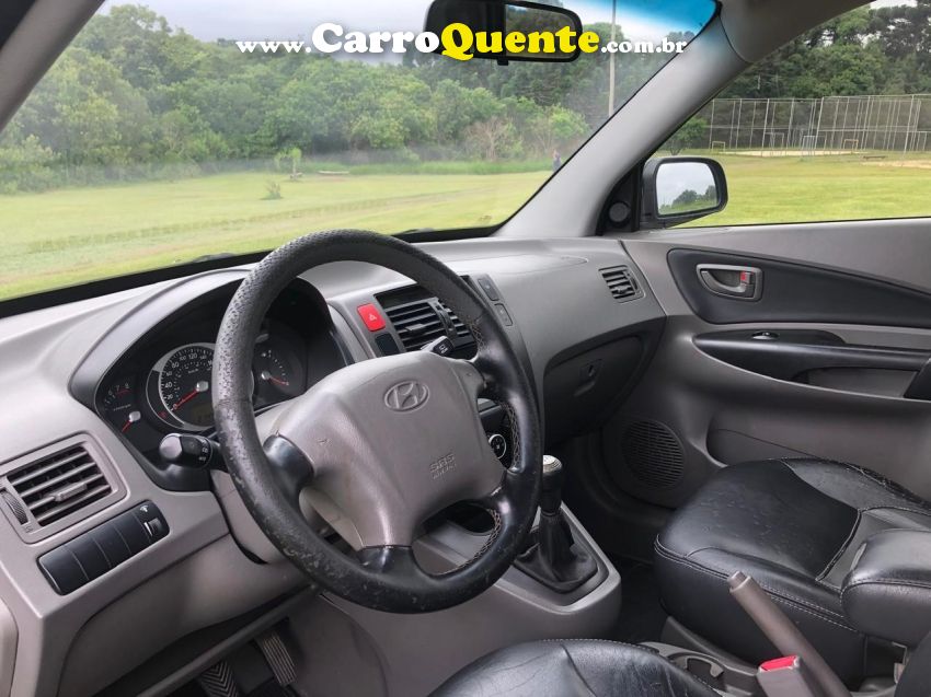 Hyundai TUCSON 2.0 MPFI GL 16V 142CV 2WD GASOLINA 4P MANUAL - Loja