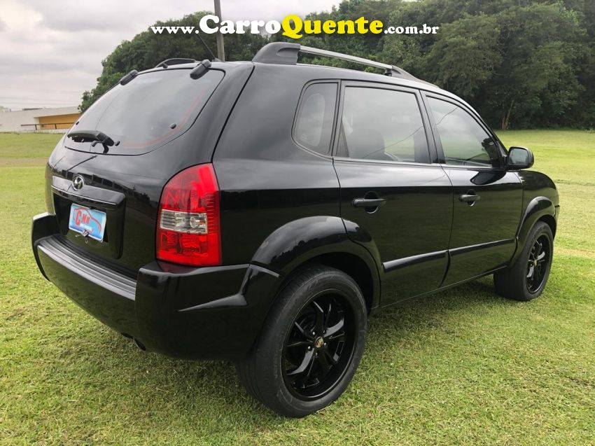 Hyundai TUCSON 2.0 MPFI GL 16V 142CV 2WD GASOLINA 4P MANUAL - Loja