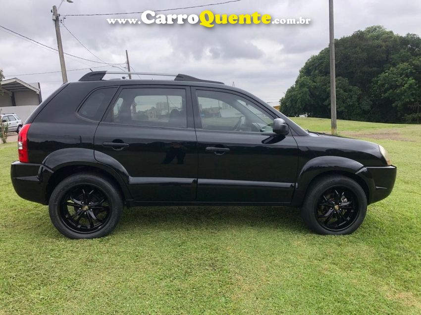 Hyundai TUCSON 2.0 MPFI GL 16V 142CV 2WD GASOLINA 4P MANUAL - Loja