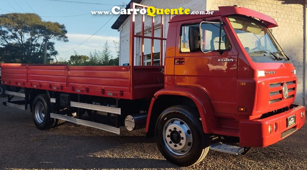 Volkswagen 13190 VW 13190 E Worker Carr. Metálica - Loja
