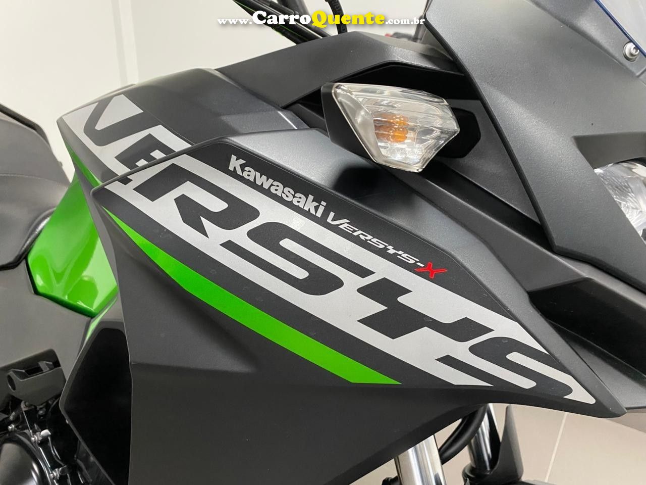 KAWASAKI VERSYS-X 300 ABS 2024 - Loja