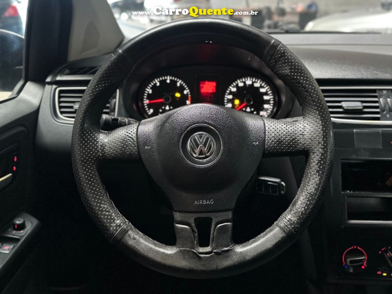 VOLKSWAGEN   FOX 1.0 MI TOTAL FLEX 8V 5P   PRETO 2013 1.0 FLEX - Loja
