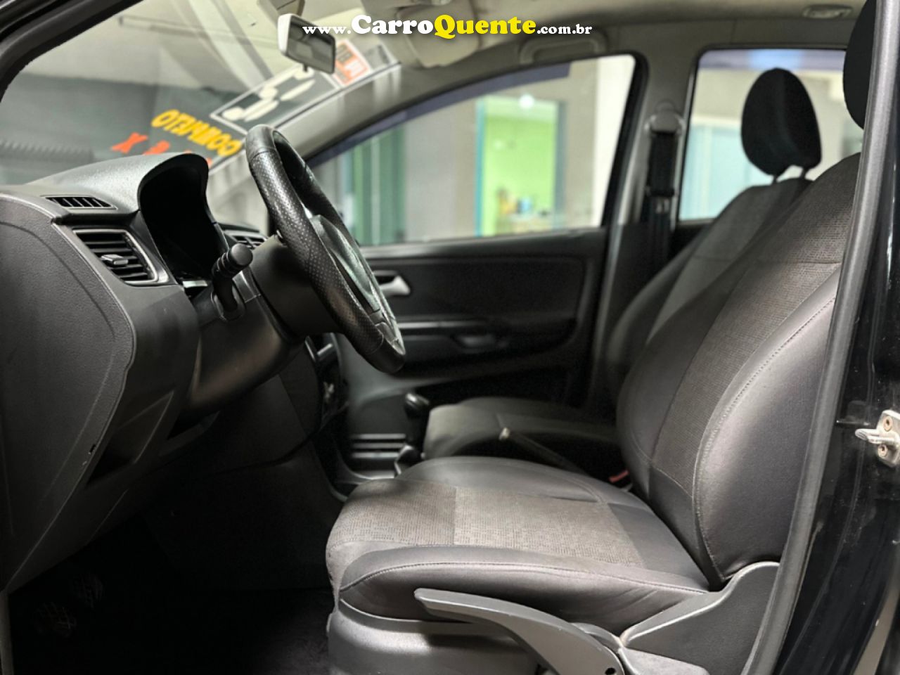 VOLKSWAGEN   FOX 1.0 MI TOTAL FLEX 8V 5P   PRETO 2013 1.0 FLEX - Loja