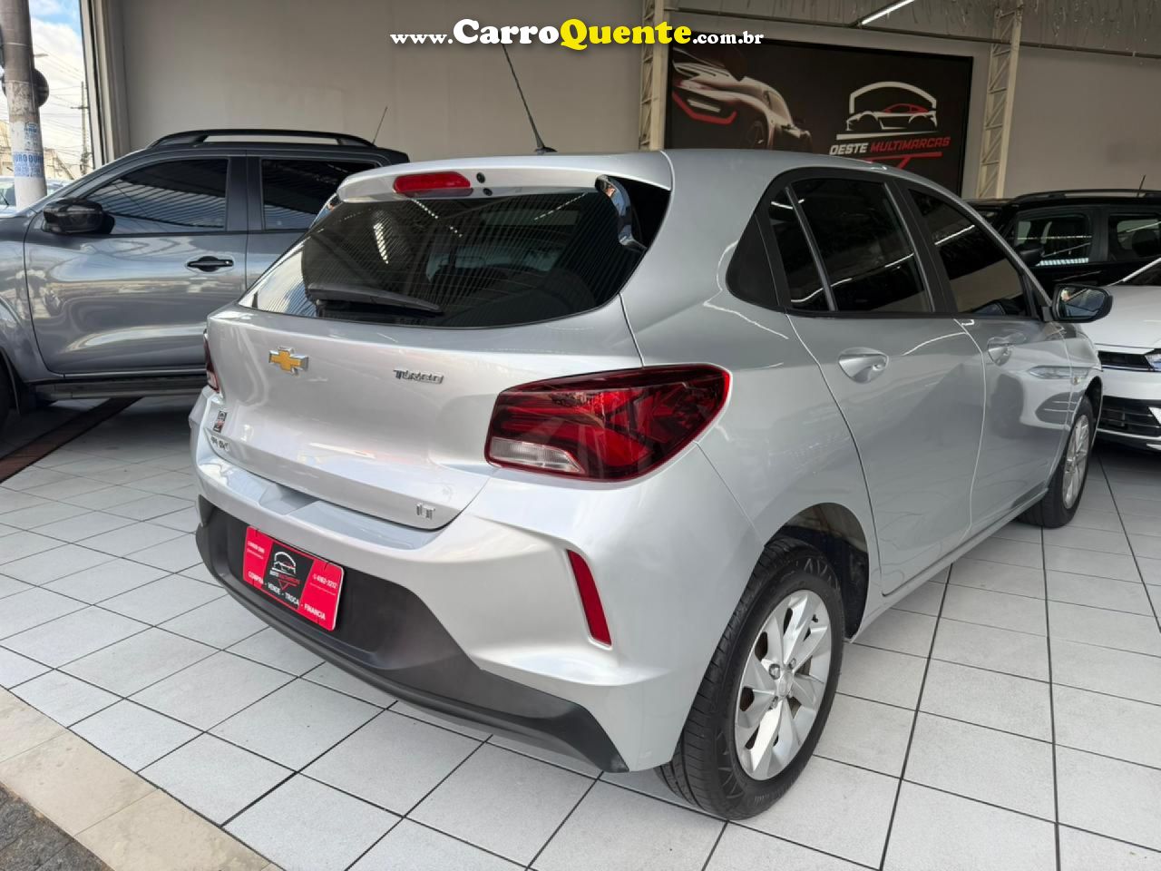 CHEVROLET   ONIX HATCH LT 1.0 12V FLEX 5P MEC.   PRATA 2023 1.0 FLEX - Loja