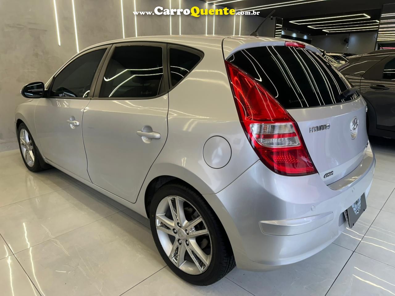 HYUNDAI   I30 2.0 16V 145CV 5P AUT.   PRATA 2011 2.0 GASOLINA - Loja
