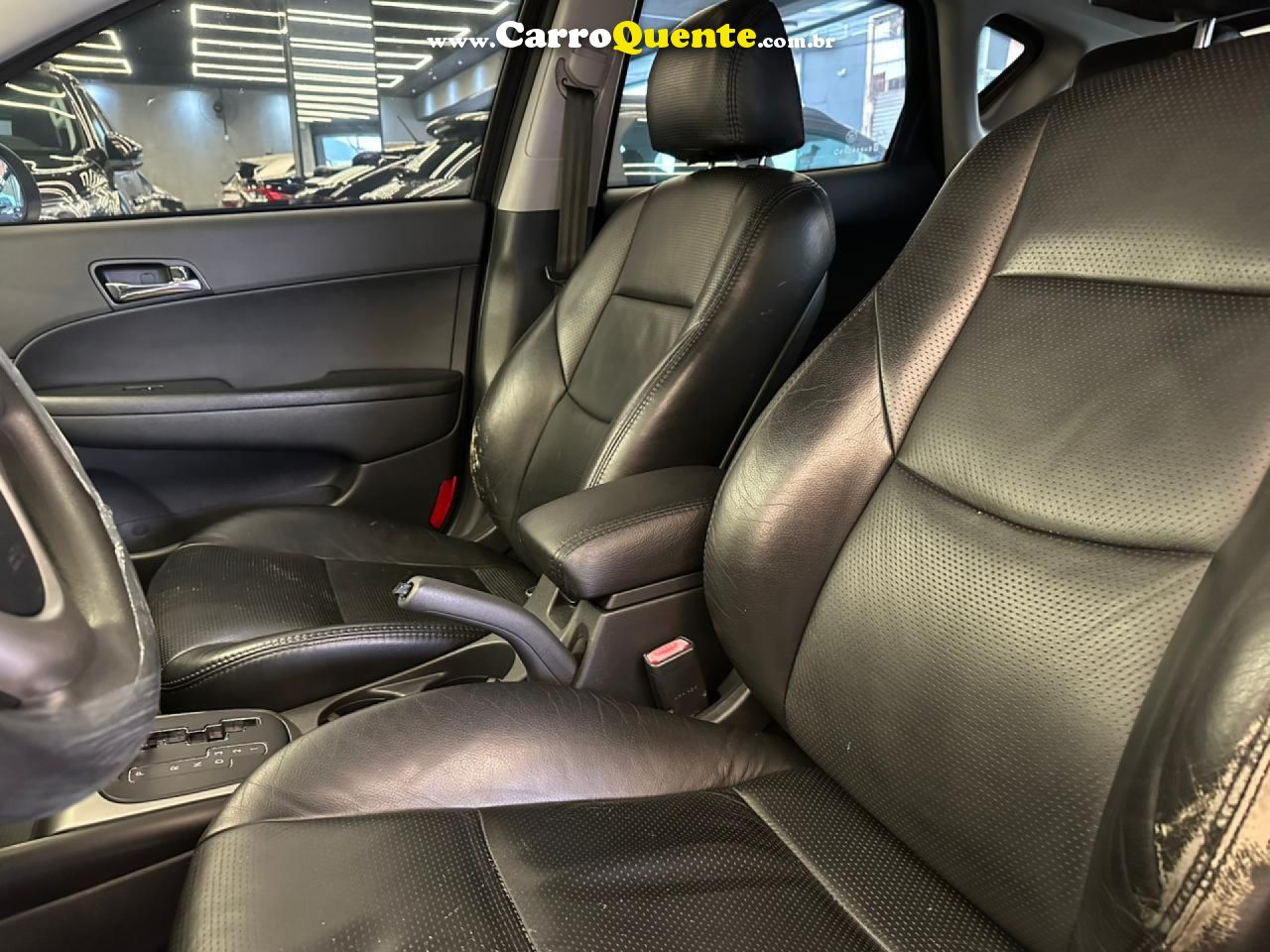 HYUNDAI   I30 2.0 16V 145CV 5P AUT.   PRATA 2011 2.0 GASOLINA - Loja