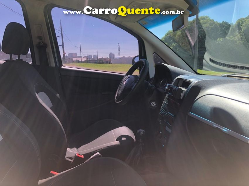 Fiat IDEA 1.4 MPI ATTRACTIVE 8V FLEX 4P MANUAL - Loja