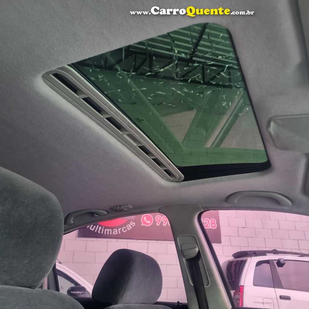 VOLKSWAGEN   PASSAT TURBO 1.8 TIPTRONIC   PRATA 2004 1.8 GASOLINA - Loja