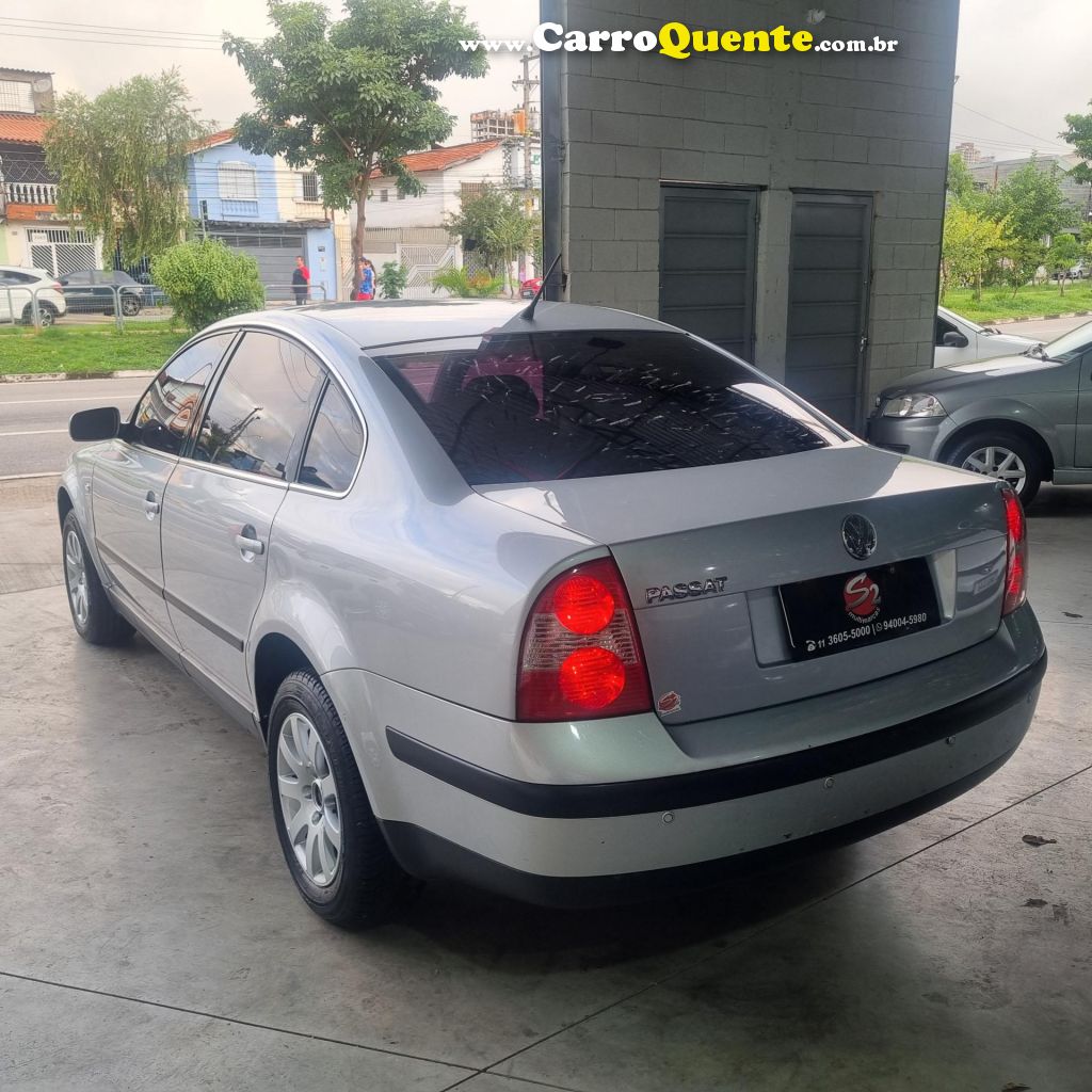 VOLKSWAGEN   PASSAT TURBO 1.8 TIPTRONIC   PRATA 2004 1.8 GASOLINA - Loja
