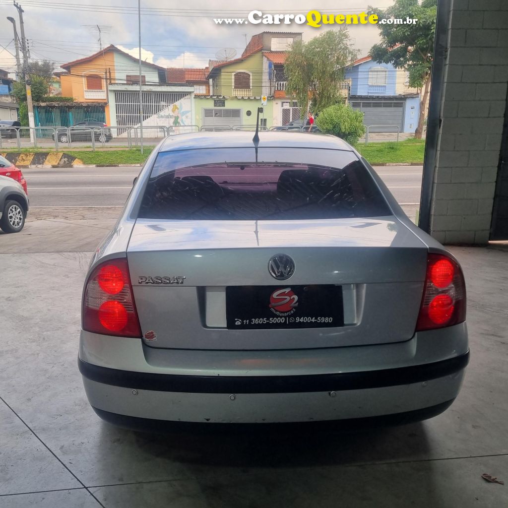 VOLKSWAGEN   PASSAT TURBO 1.8 TIPTRONIC   PRATA 2004 1.8 GASOLINA - Loja