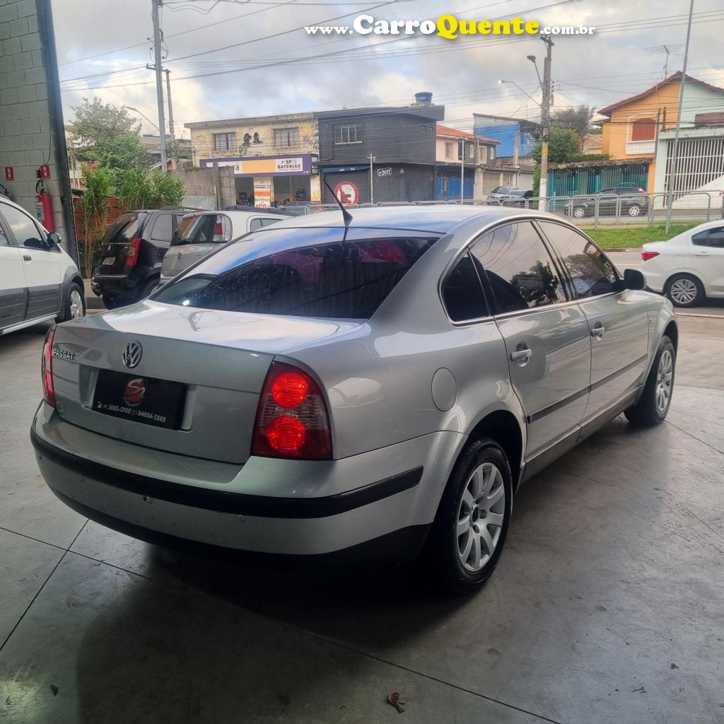 VOLKSWAGEN   PASSAT TURBO 1.8 TIPTRONIC   PRATA 2004 1.8 GASOLINA - Loja