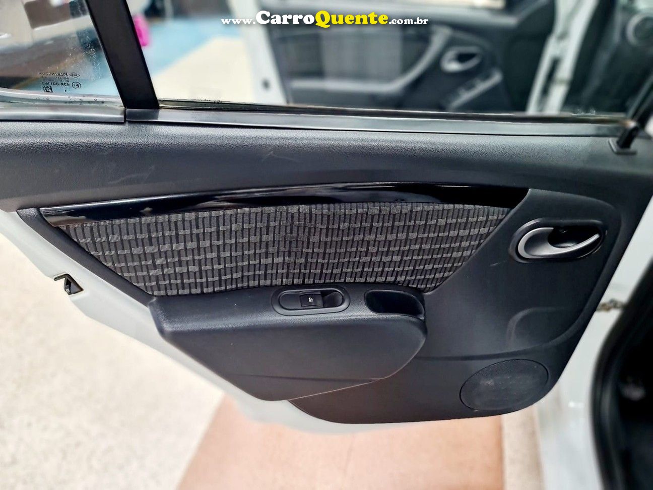 RENAULT SANDERO 1.6 PRIVILEGE 16V 2012 - Loja