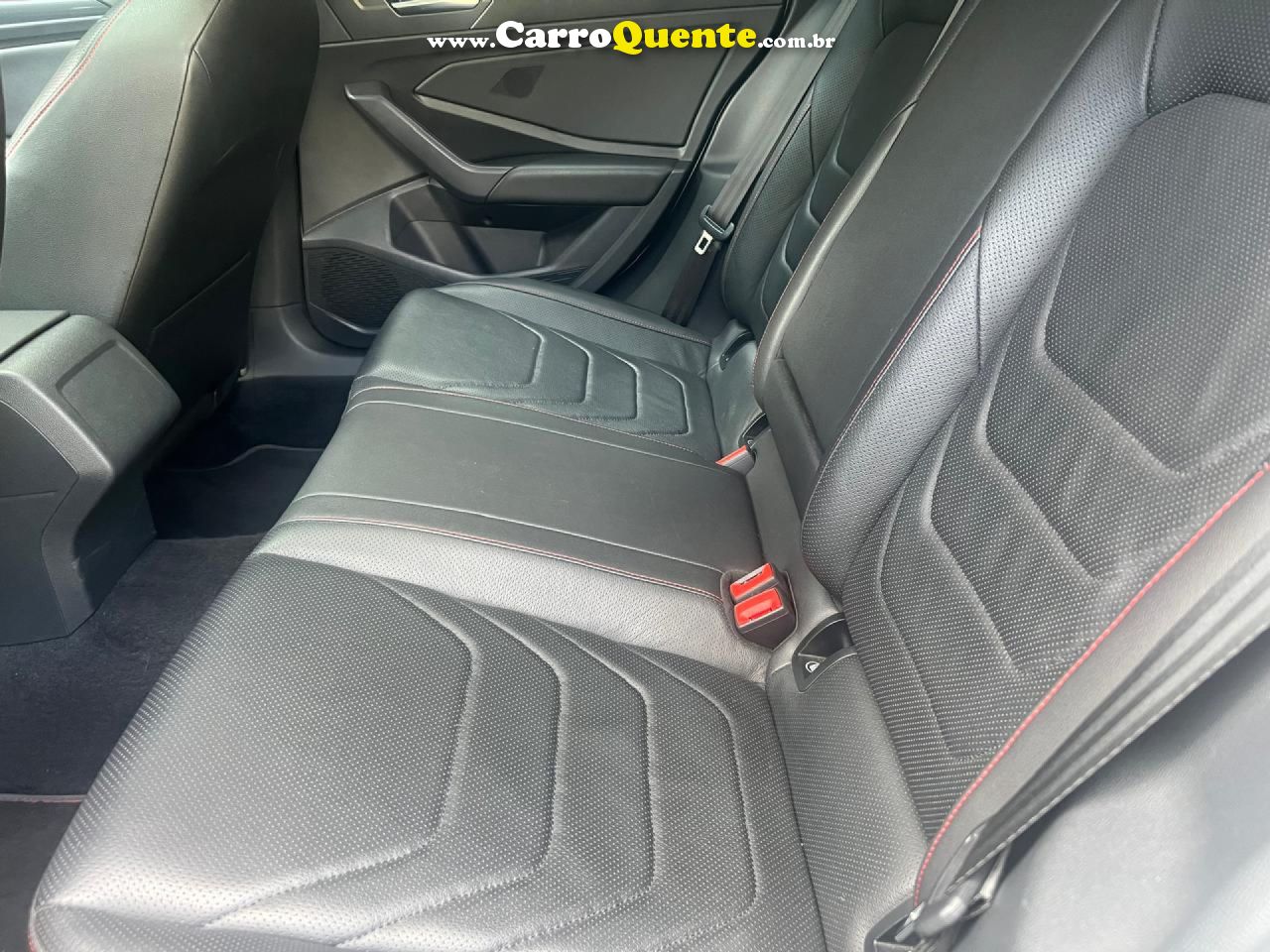 VOLKSWAGEN   JETTA GLI 350 TSI 2.0 16V 4P AUT.   BRANCO 2019 2.0 GASOLINA - Loja