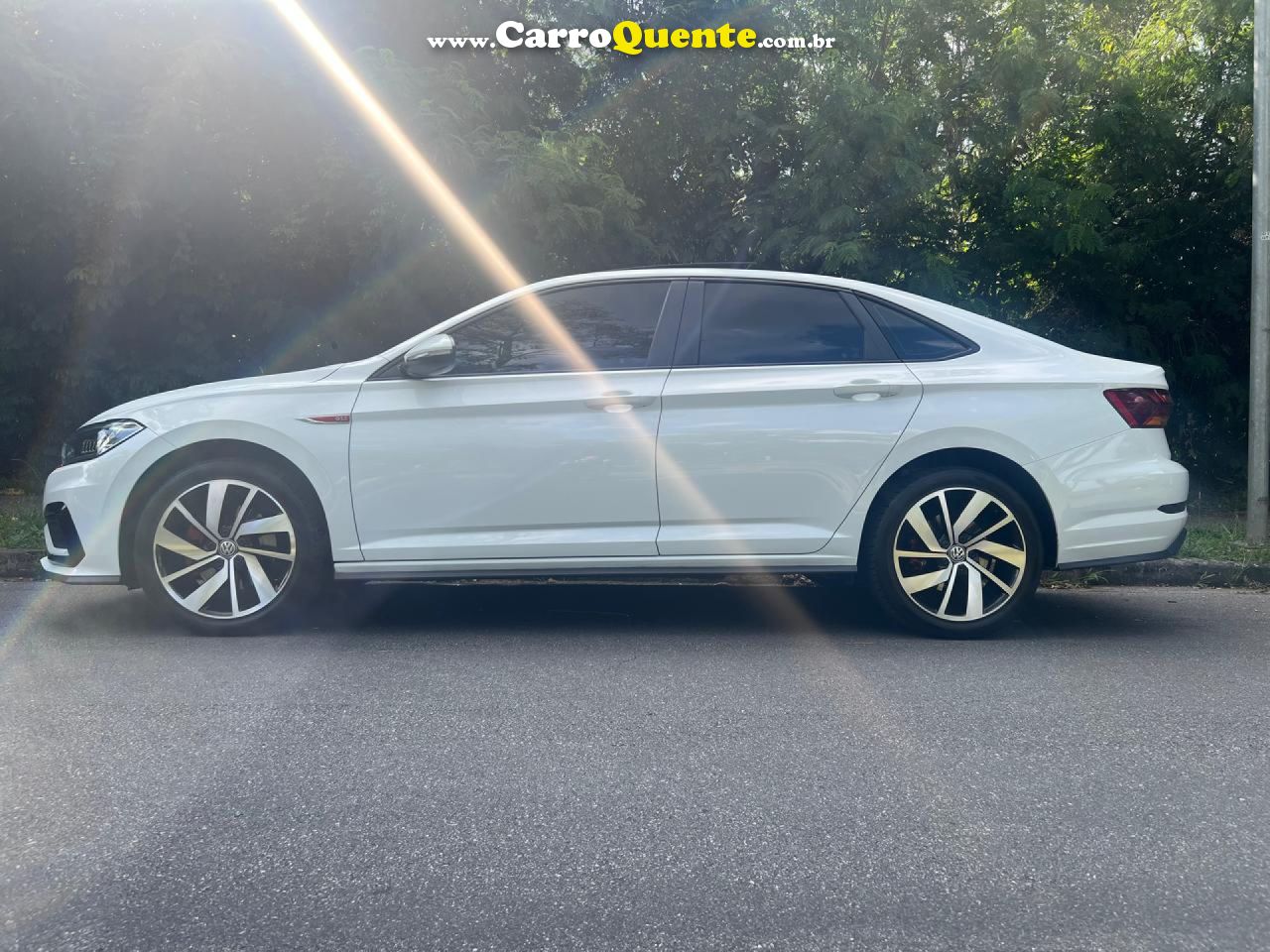 VOLKSWAGEN   JETTA GLI 350 TSI 2.0 16V 4P AUT.   BRANCO 2019 2.0 GASOLINA - Loja