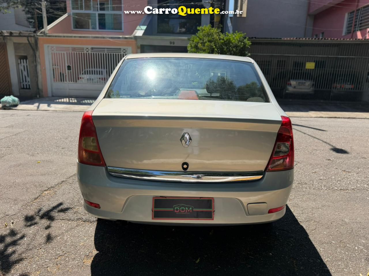 RENAULT   LOGAN EXPRESSION HI-FLEX 1.6 8V 4P   PRATA 2011 1.6 GASOLINA - Loja