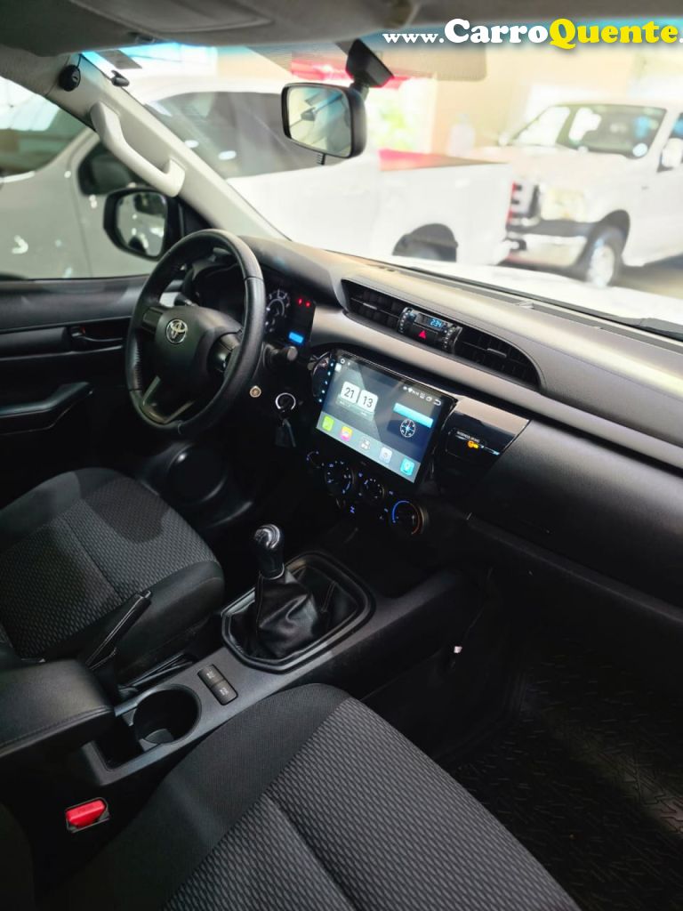 TOYOTA   HILUX CD 4X4 2.8 DIESEL MEC.   BRANCO 2018 2.8 DIESEL - Loja
