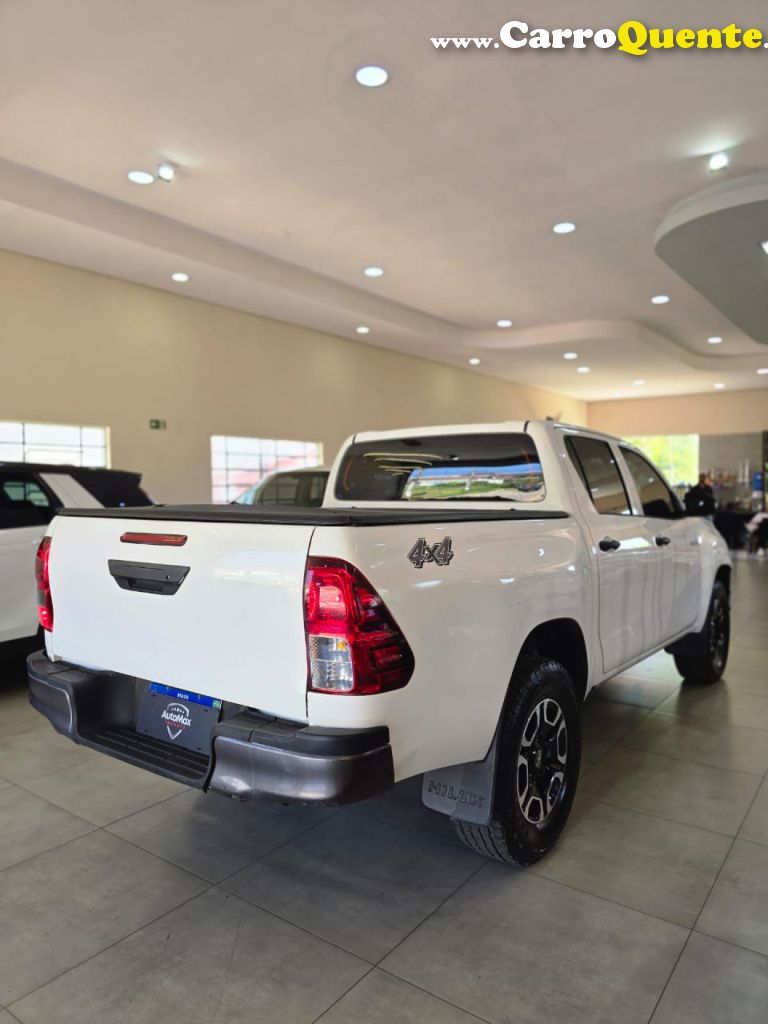 TOYOTA   HILUX CD 4X4 2.8 DIESEL MEC.   BRANCO 2018 2.8 DIESEL - Loja