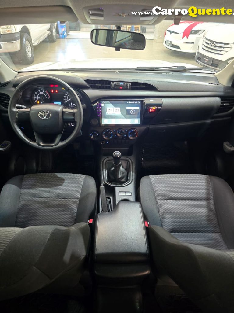 TOYOTA   HILUX CD 4X4 2.8 DIESEL MEC.   BRANCO 2018 2.8 DIESEL - Loja