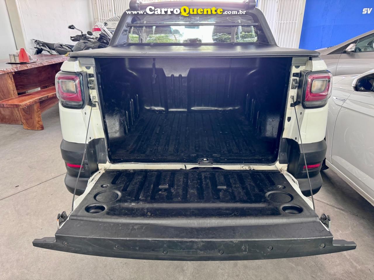 FIAT   STRADA FREEDM CABINE DUPLA   BRANCO 2024 1.4 GASOLINA - Loja