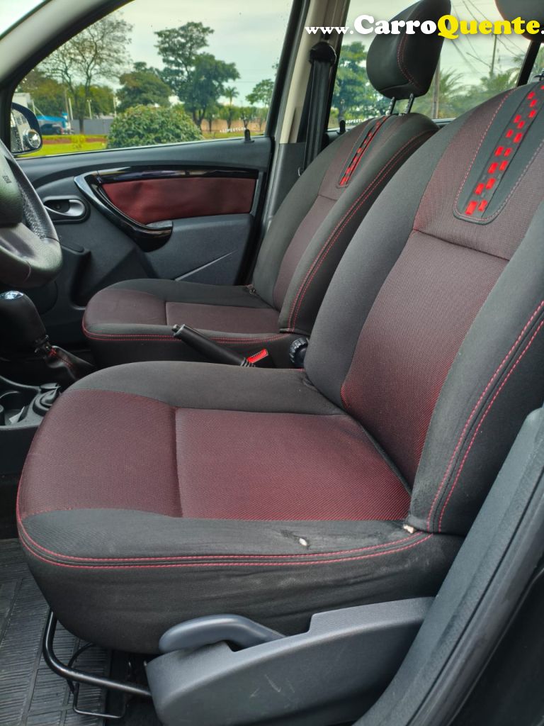 RENAULT   SANDERO STEPWAY HI-FLEX 1.6 16V 5P   PRETO 2013 1.6 FLEX - Loja