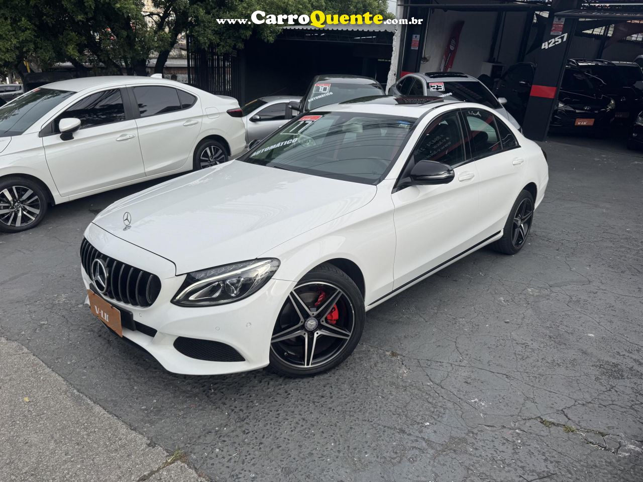 MERCEDES-BENZ   C-200 AVANTGARDE 2.0 TB 16V 184CV AUT.   BRANCO 2017 2.0 GASOLINA - Loja