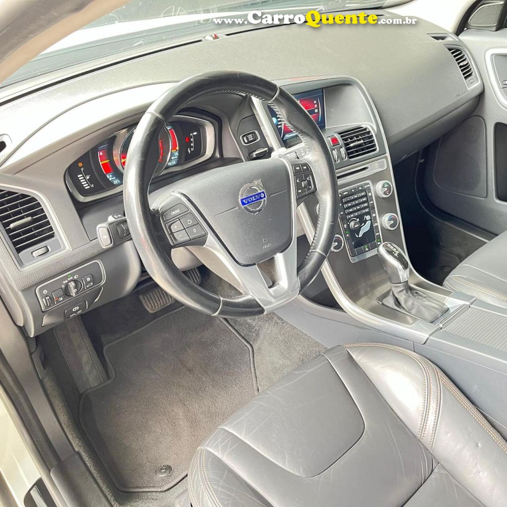 VOLVO   VOLVO XC60 2.0 T5 DYNAMIC   BRANCO 2015 2.0 GASOLINA - Loja