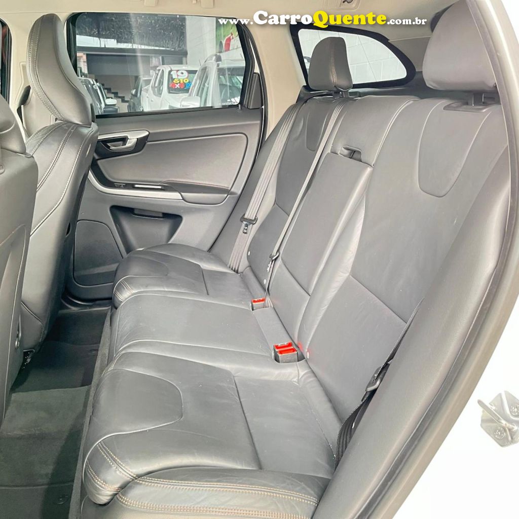 VOLVO   VOLVO XC60 2.0 T5 DYNAMIC   BRANCO 2015 2.0 GASOLINA - Loja