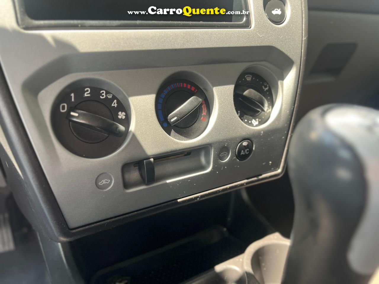 FORD   FIESTA SE 1.0 8V FLEX 5P   PRATA 2014 1.0 FLEX - Loja
