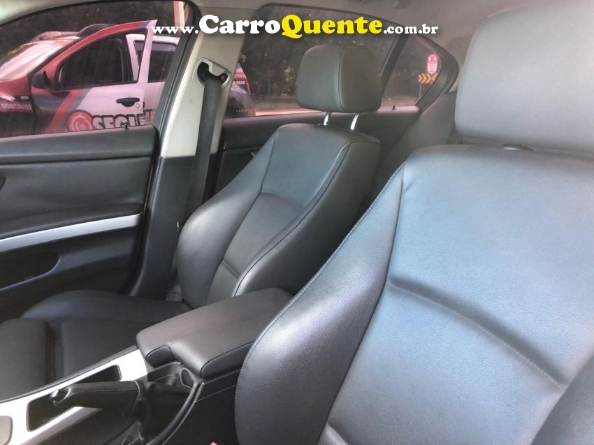 BMW 320i 2.0 16V GASOLINA 4P AUTOMÁTICO - Loja