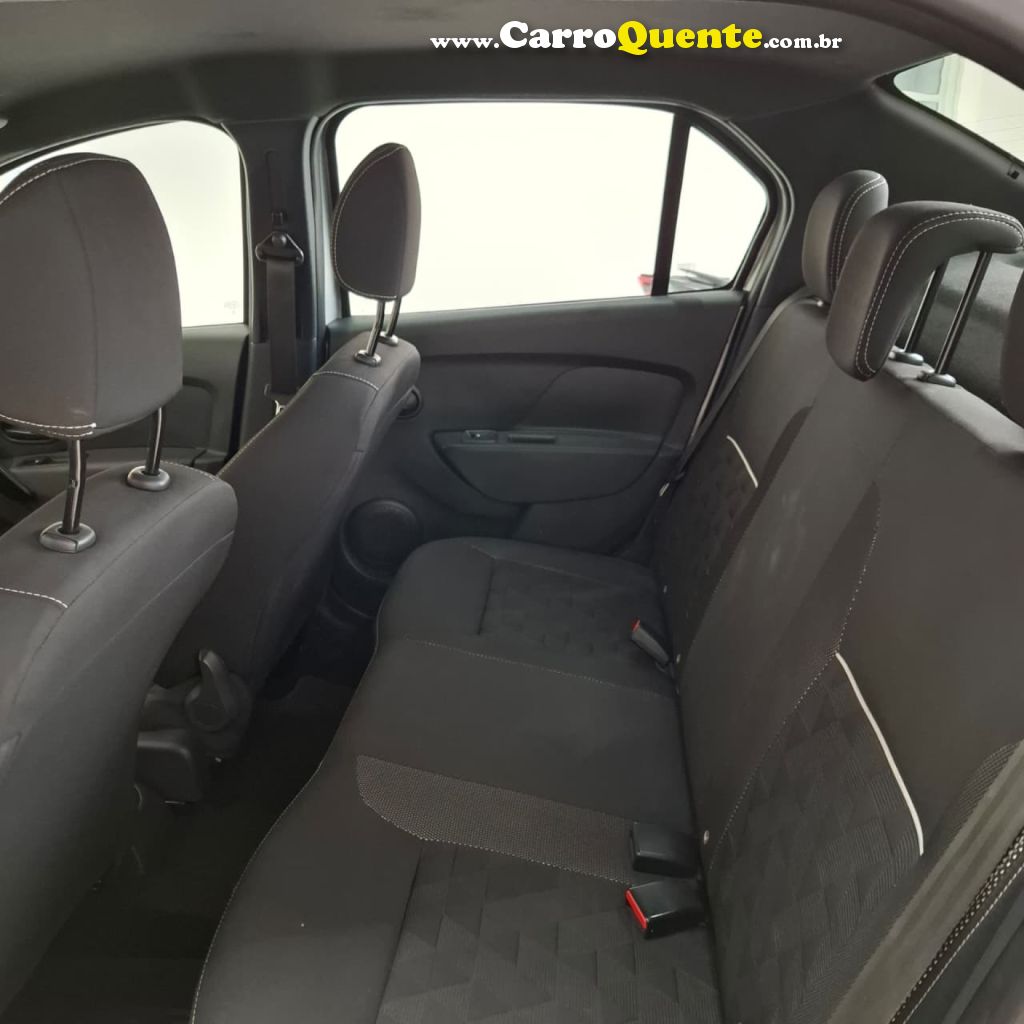 RENAULT   LOGAN ZEN FLEX 1.0 12V 4P MEC.   PRATA 2024 1.0 FLEX - Loja