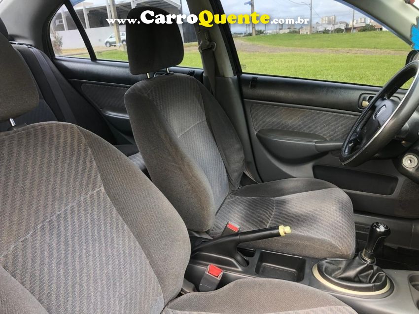 Honda CIVIC 1.7 LX 16V GASOLINA 4P MANUAL - Loja