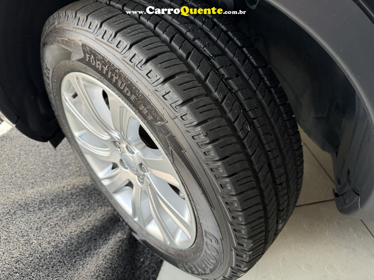 LAND ROVER   DISCOVERY SPORT SI4 SE 2.0 4X4   PRETO 2016 2.0 GASOLINA - Loja