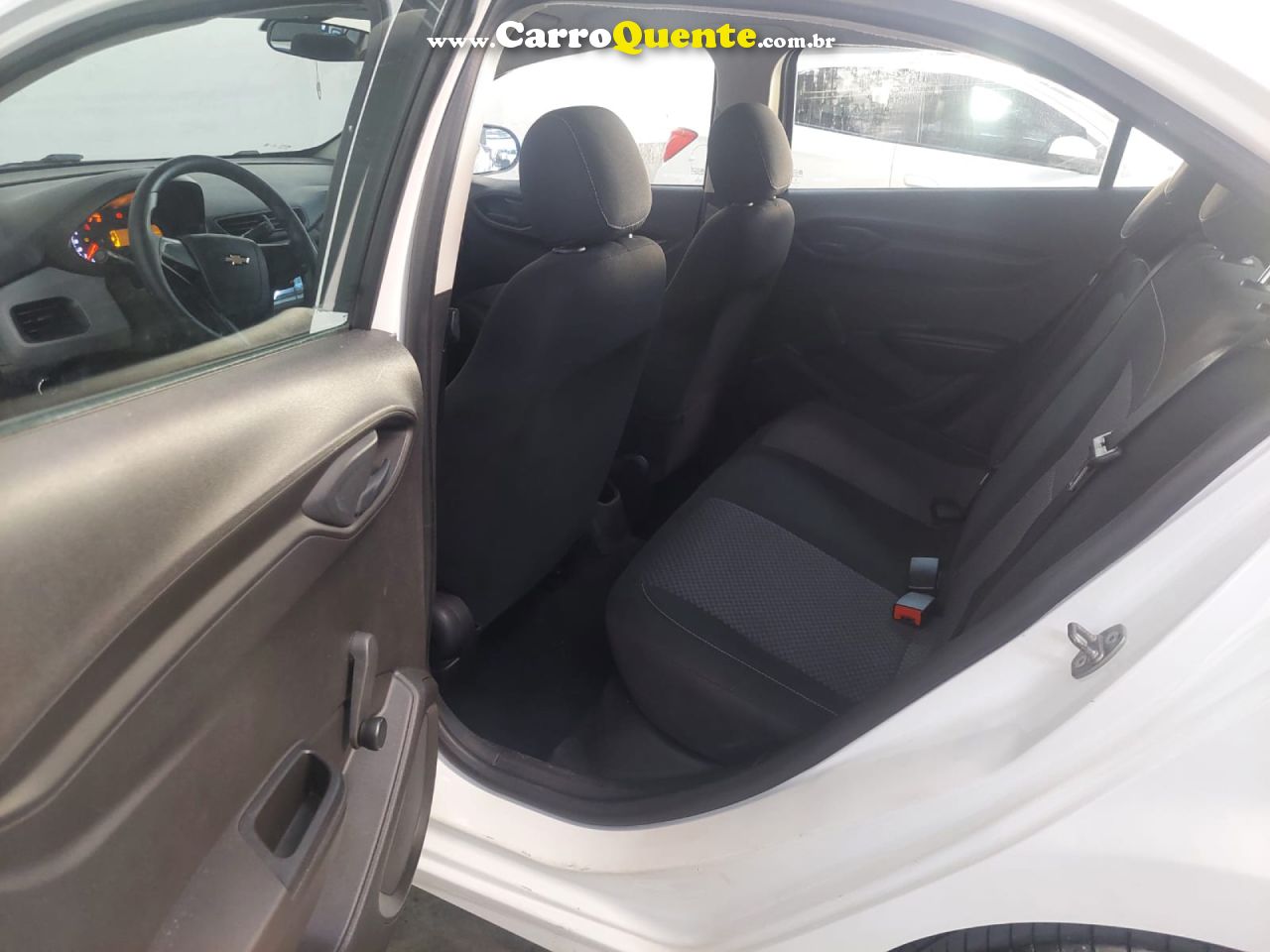 CHEVROLET   ONIX HATCH JOY 1.0 8V FLEX 5P MEC.   BRANCO 2019 1.0 FLEX - Loja