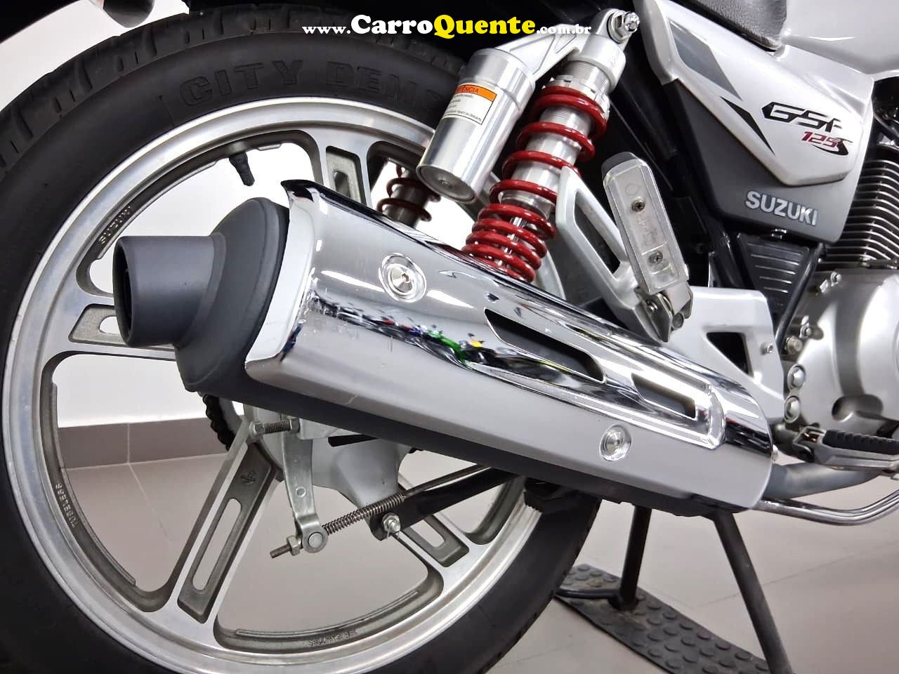 SUZUKI GSR 125 S 2013 - Loja