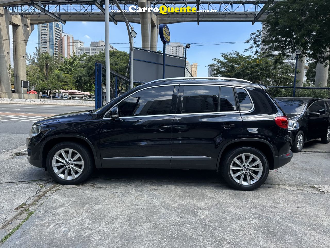 VOLKSWAGEN   TIGUAN 2.0 TSI 16V 200CV TIPTRONIC 5P   PRETO 2012 2.0 GASOLINA - Loja