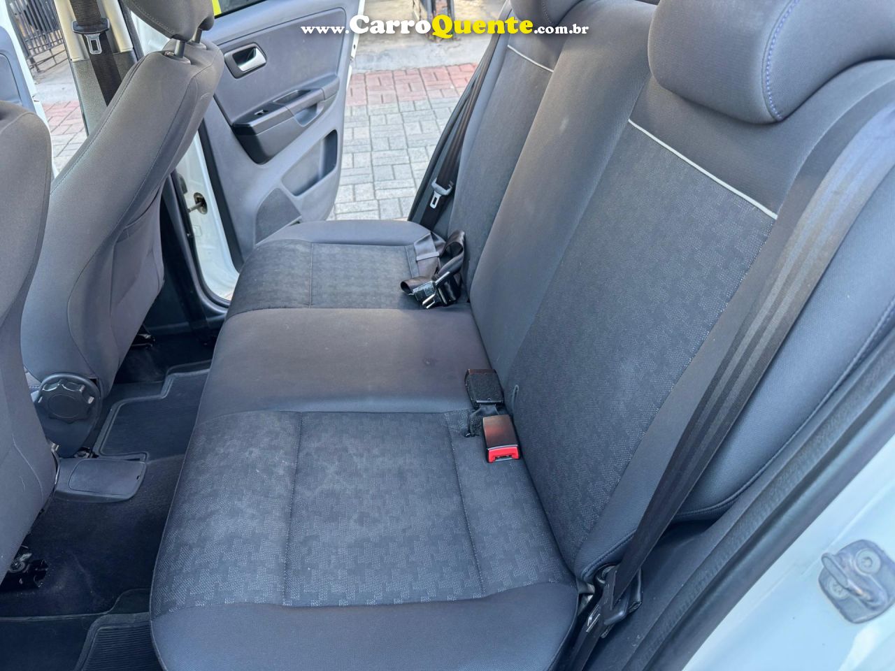 VOLKSWAGEN   FOX COMFORTLINE 1.6 FLEX 8V 5P   BRANCO 2016 1.6 FLEX - Loja