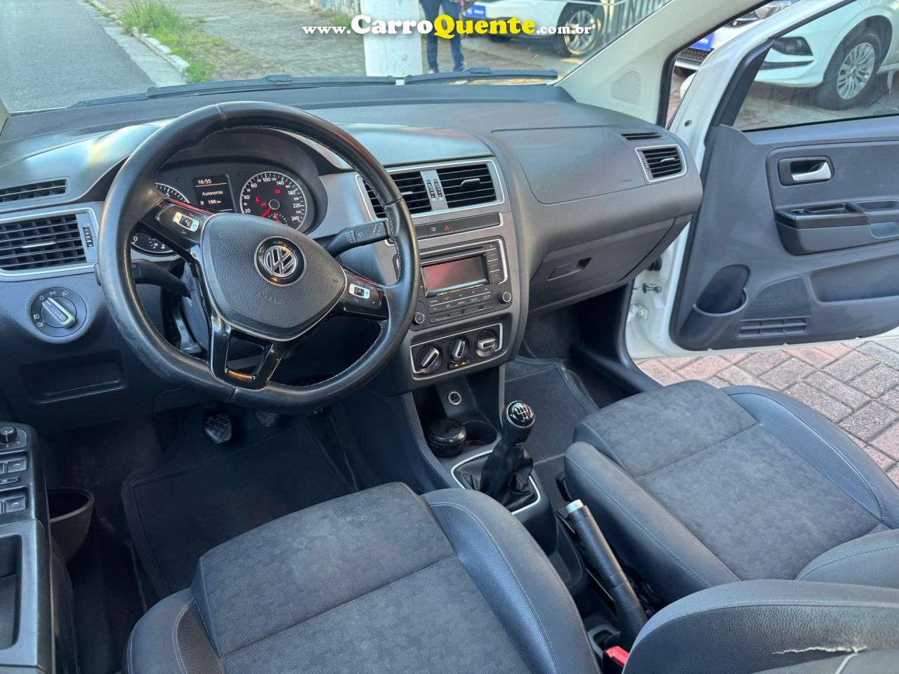 VOLKSWAGEN   FOX COMFORTLINE 1.6 FLEX 8V 5P   BRANCO 2016 1.6 FLEX - Loja