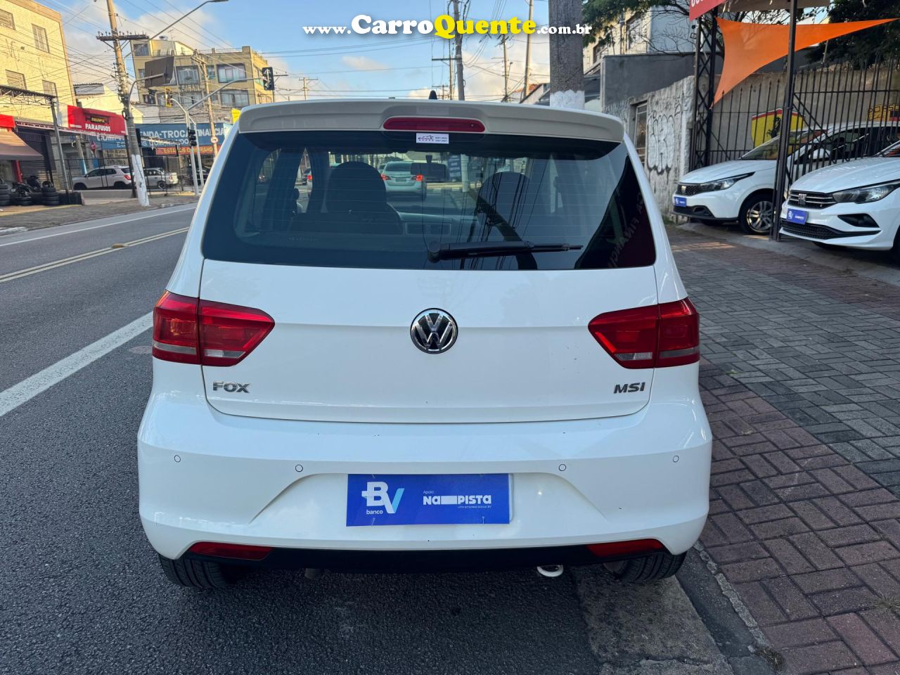 VOLKSWAGEN   FOX COMFORTLINE 1.6 FLEX 8V 5P   BRANCO 2016 1.6 FLEX - Loja
