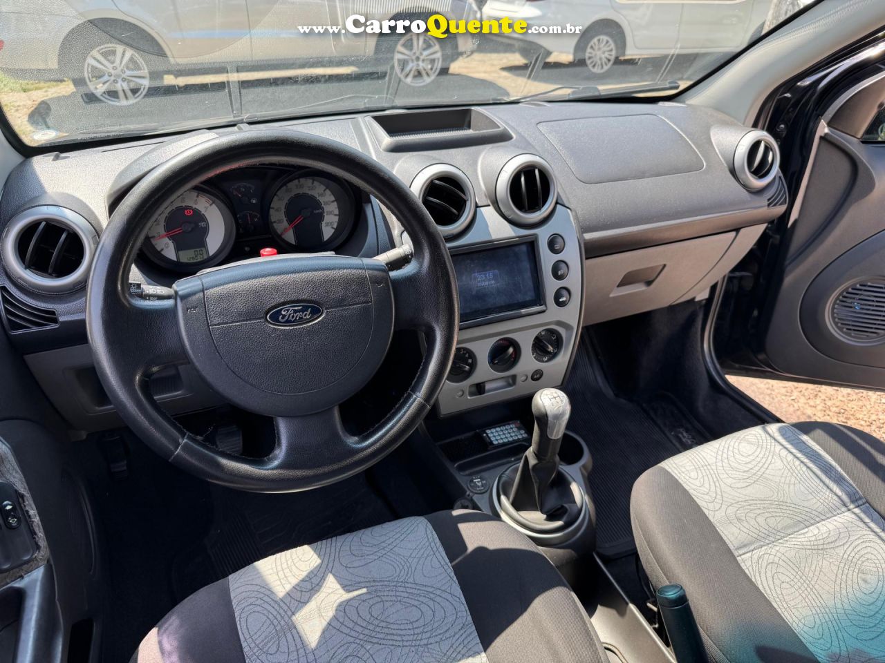 FORD   FIESTA SED. 1.6 8V FLEX 4P   PRETO 2010 1.6 FLEX - Loja