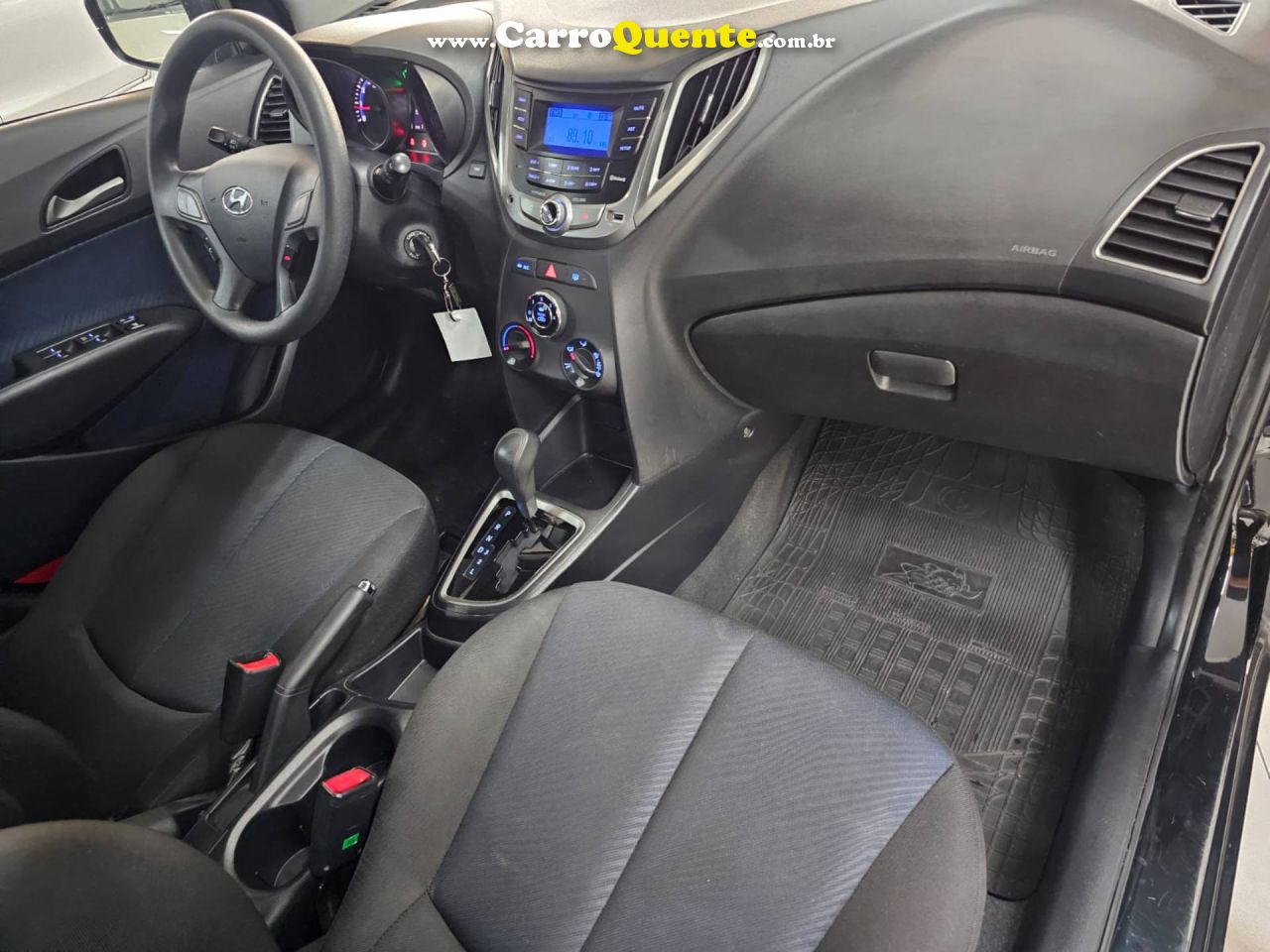 HYUNDAI HB20S 1.6 COMFORT PLUS 16V 2014 - Loja
