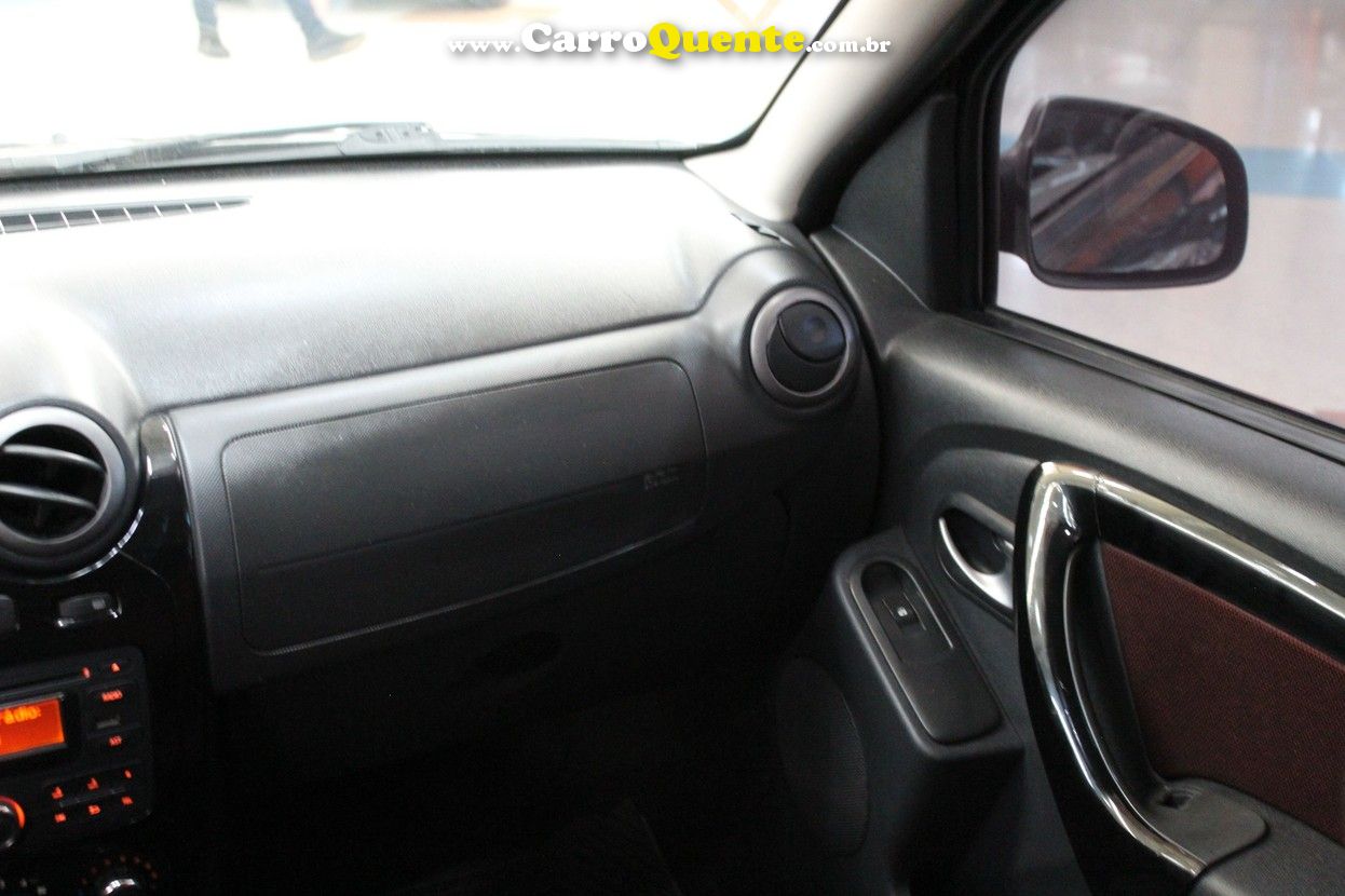RENAULT SANDERO 1.6 STEPWAY 8V 2013 - Loja