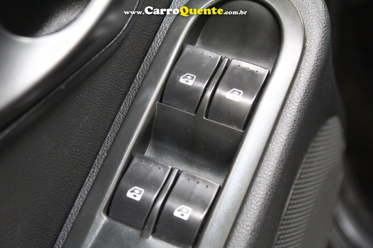 RENAULT SANDERO 1.6 STEPWAY 8V 2013 - Loja
