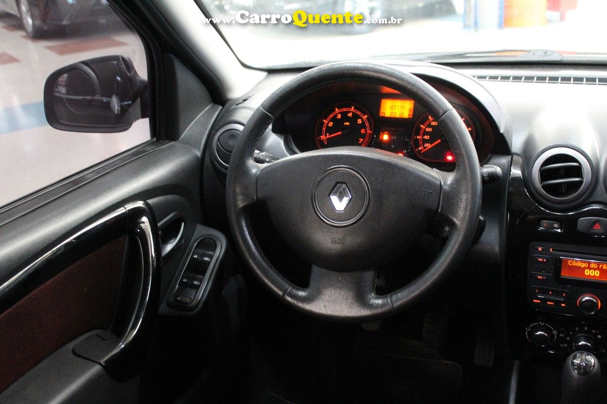 RENAULT SANDERO 1.6 STEPWAY 8V 2013 - Loja