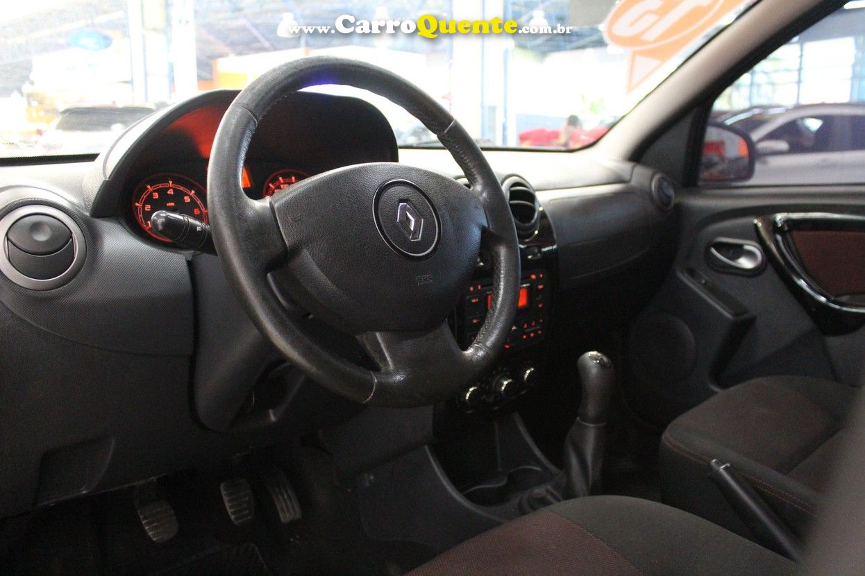 RENAULT SANDERO 1.6 STEPWAY 8V 2013 - Loja