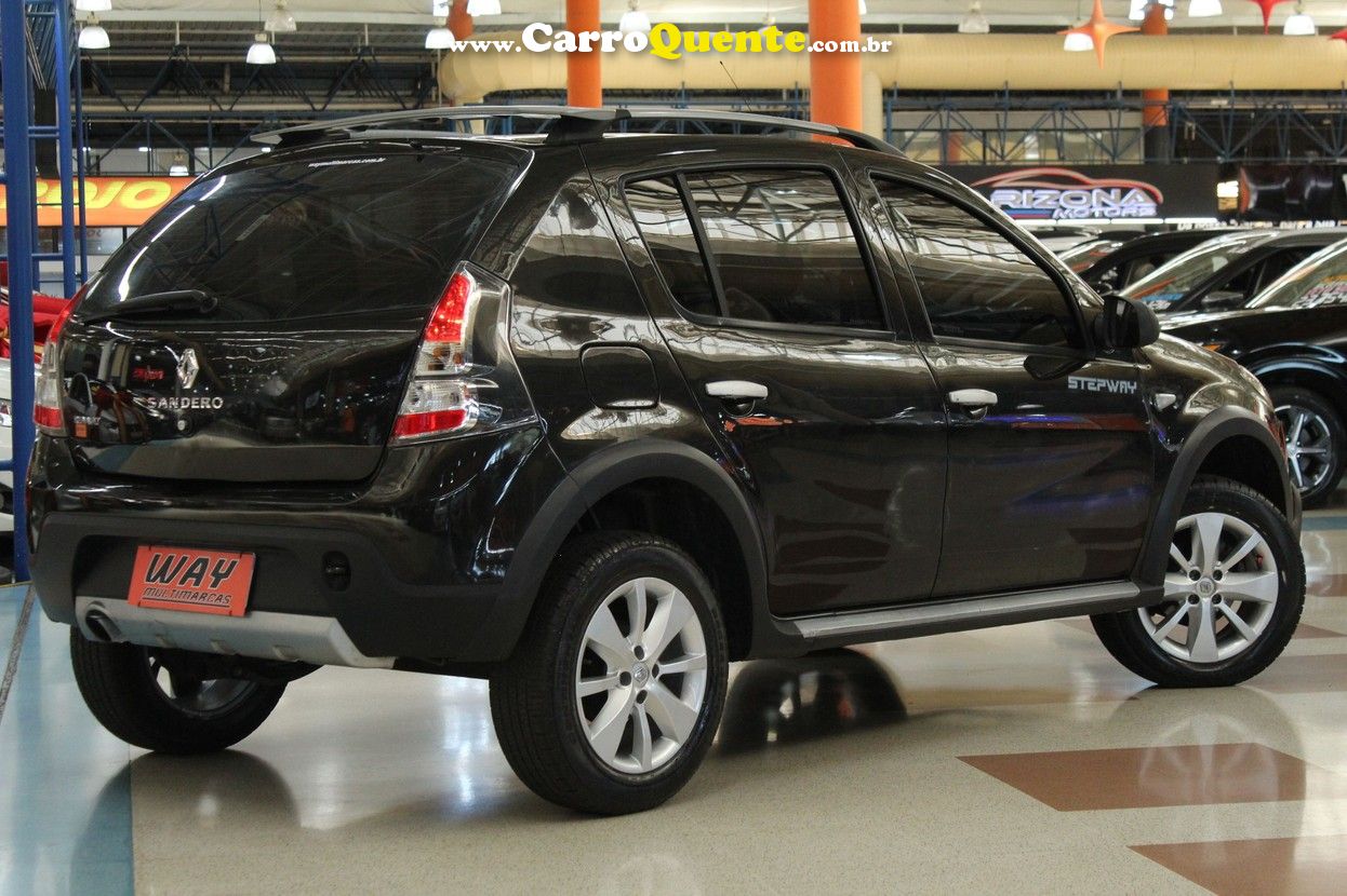 RENAULT SANDERO 1.6 STEPWAY 8V 2013 - Loja
