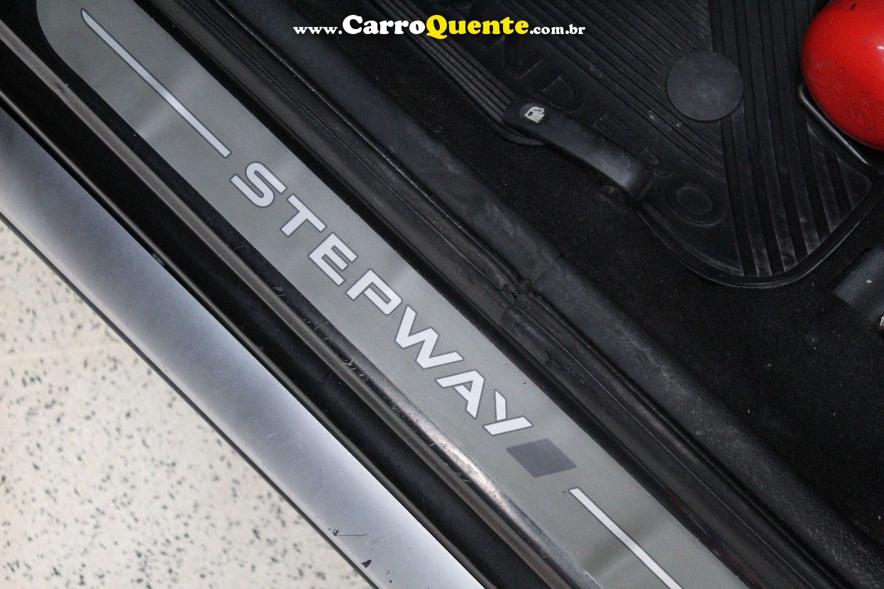 RENAULT SANDERO 1.6 STEPWAY 8V 2013 - Loja