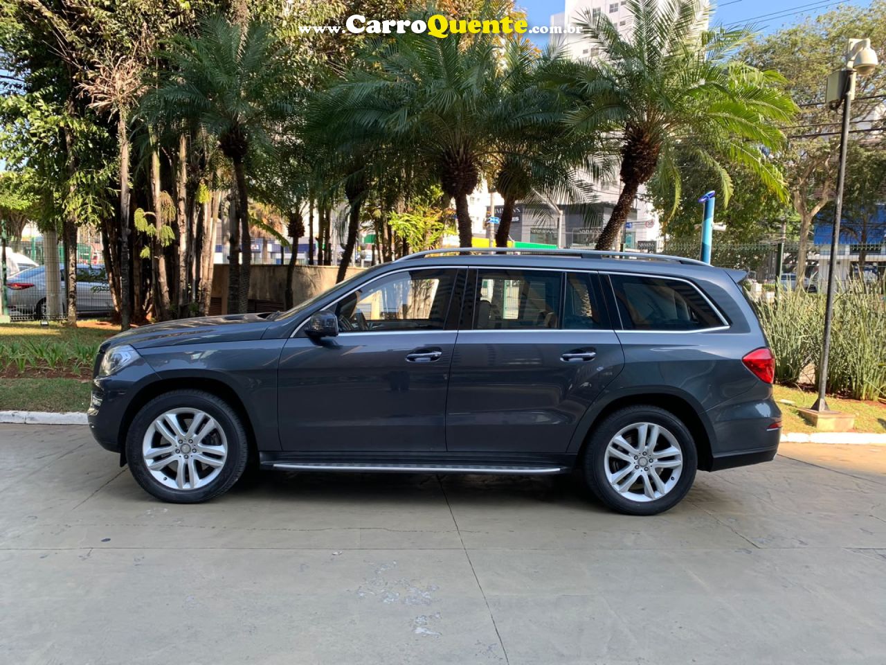 MERCEDES-BENZ   GL-500 4.7 BI-TURBO V8 4X4 AUT.   PRETO 2014 4.7 GASOLINA - Loja